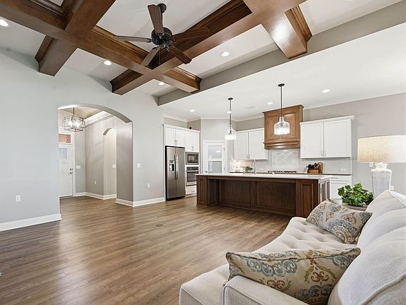 4th image of 745 N Firefly Ct