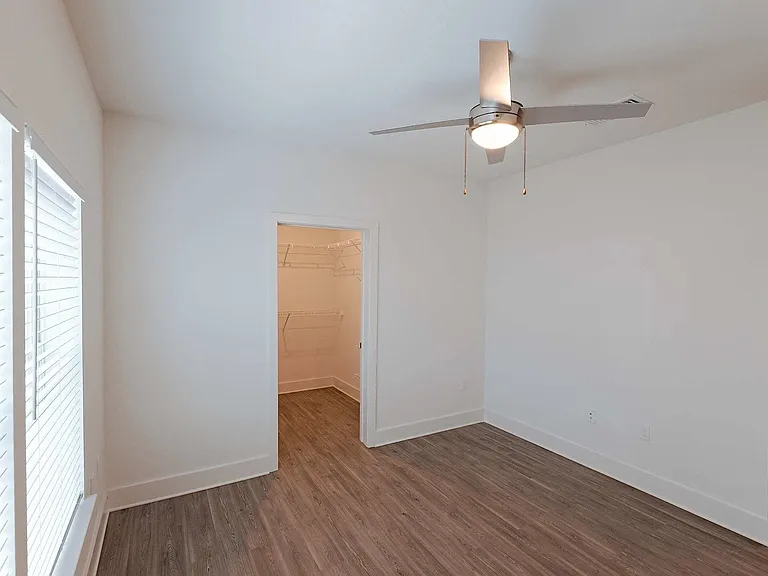 The Parian Luxury Apartments — Photo 124
