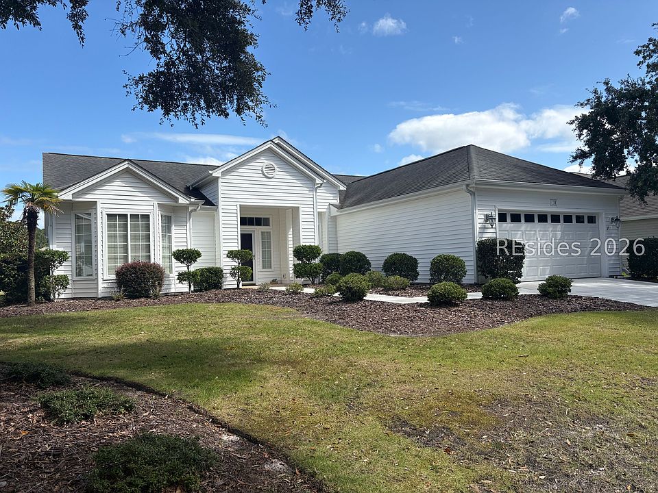 1st image of 32 Hamilton Dr