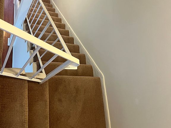 3rd image of 14134 Burbank Blvd APT 10
