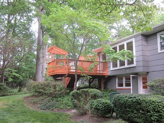 3rd image of 104 Sanoey Cir SE