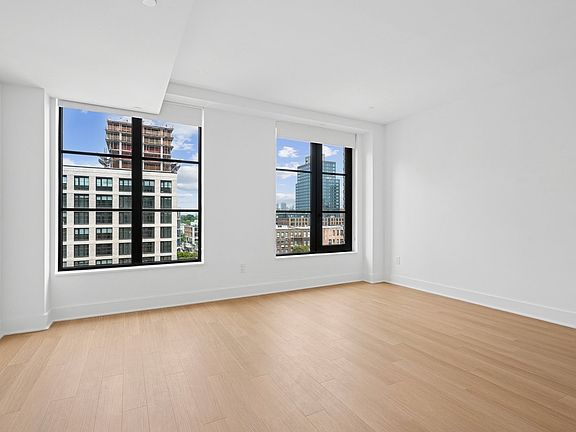 3rd image of 499 President St #609