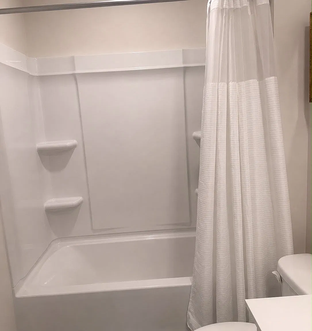 4 bed, 1927 sqft, $800 — Photo 2