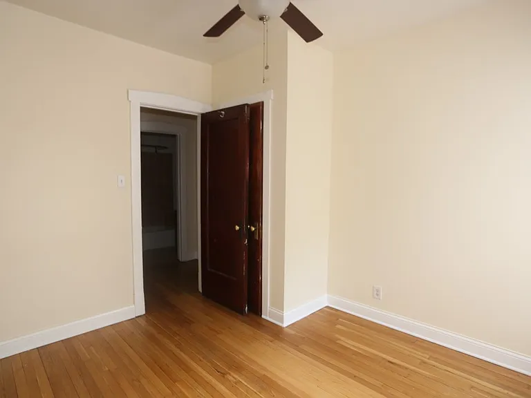1258 W Montrose Ave #2 — Photo 17