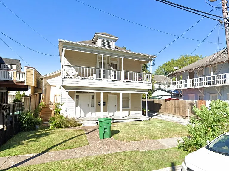 304 Welch St #4 — Photo 1
