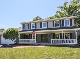 5832 Raintree Ln, Westmont, IL 60559