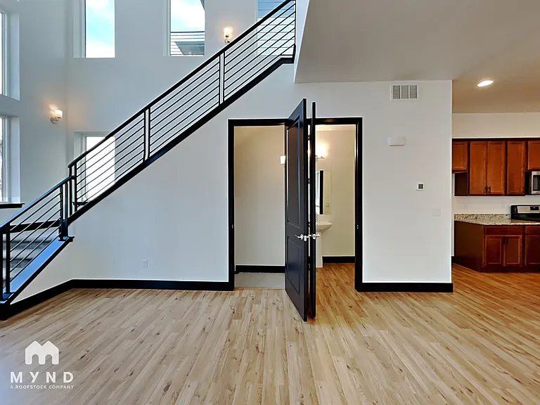 5894 Perth St — Photo 6