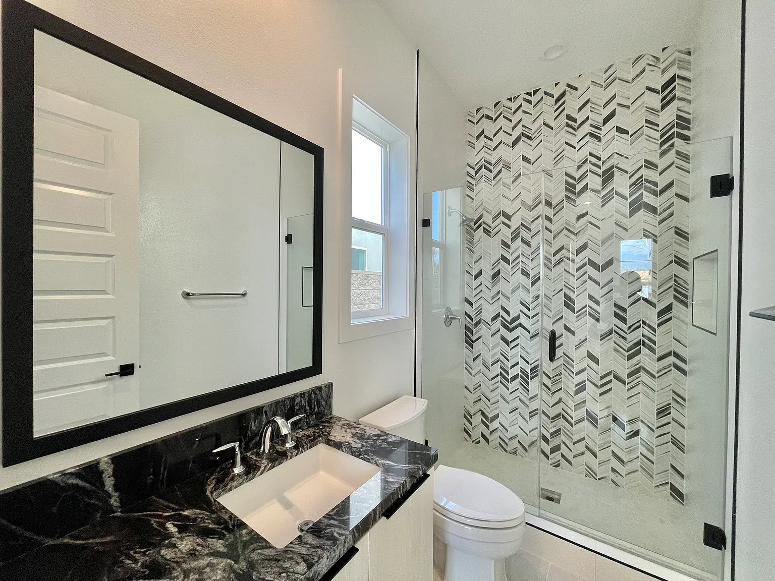 1 bed, 3950 sqft, $1,550 — Photo 4
