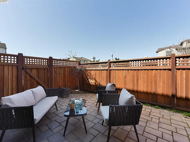 211 Kingfisher Ave — Photo 37