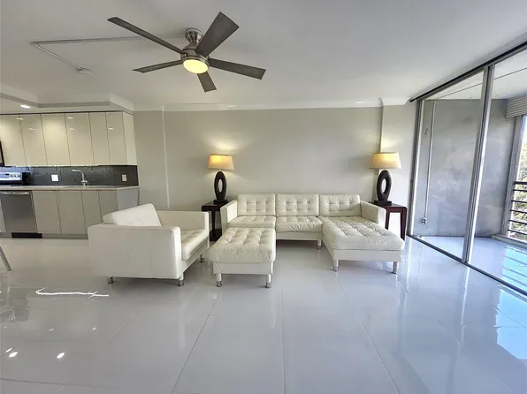 112 Royal Park Dr APT 4F, Oakland Park, FL 33309