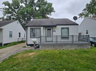 18912 Woodcrest St, Harper Woods, MI 48225