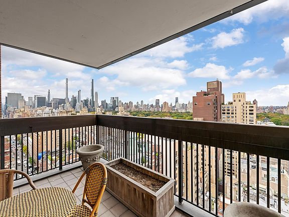 4th image of 40 E 80th St Penthouse 1A