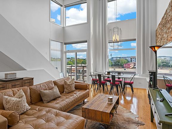 2nd image of 1702 S Lamar Blvd Unit 7