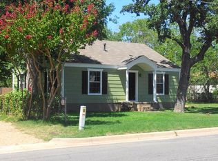 2824 Handley Dr, Fort Worth, TX 76112