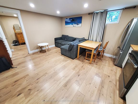 3rd image of 6 Earldown Dr #1