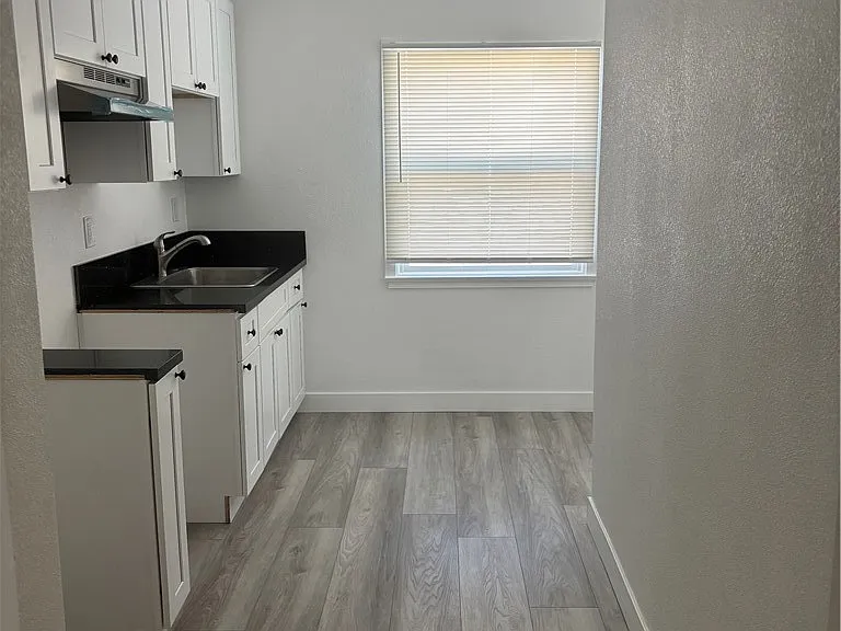 627 Linden Ave #18 — Photo 4