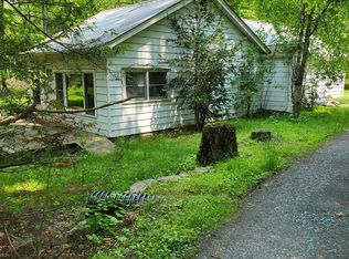 10 Silver Lake Rd, Dingmans Ferry, PA 18328