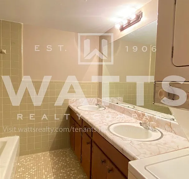 Club View Apartments — Photo 40