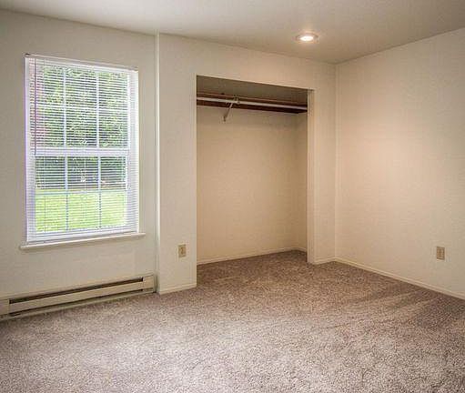 Nice new carpet in Bedroom