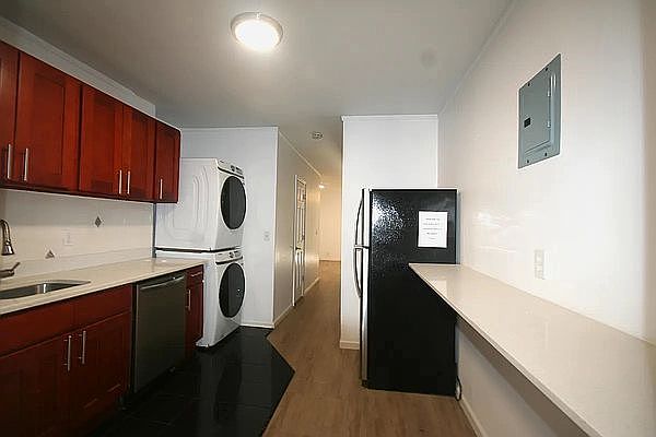 1st image of 529 E 13th St #4D
