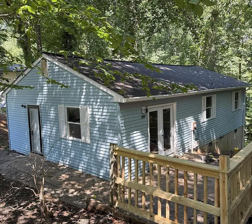 709 Spruce Dr