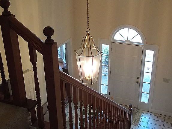 Dramtic two-story foyer