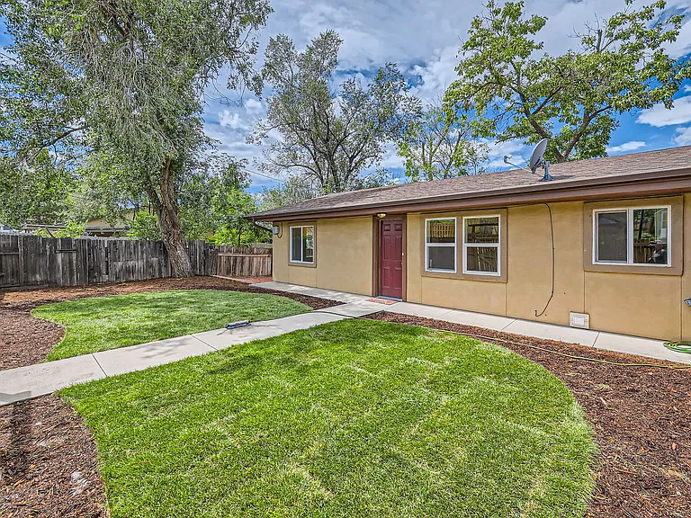 613 E Rio Grande St — Photo 2