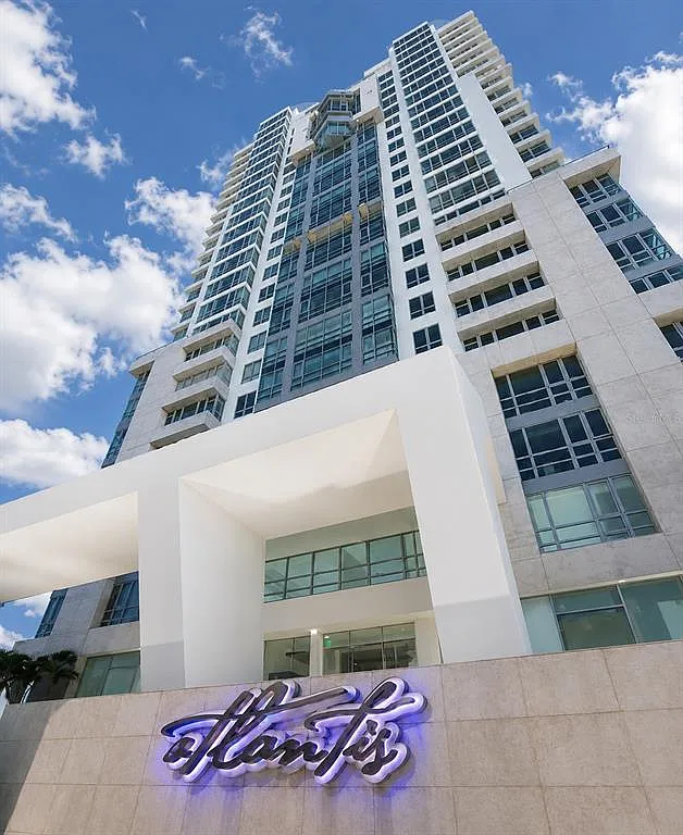 1 bed, 2.0 bath, 1129 sqft, $5,500 — Photo 1
