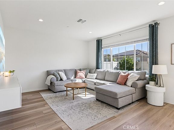 3rd image of 9650 Adora Ter