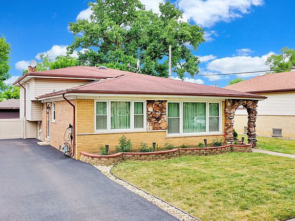 2nd image of 8832 S 55th Ct