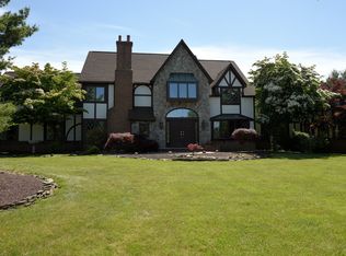 124 Woodview Dr, Belle Mead, NJ 08502