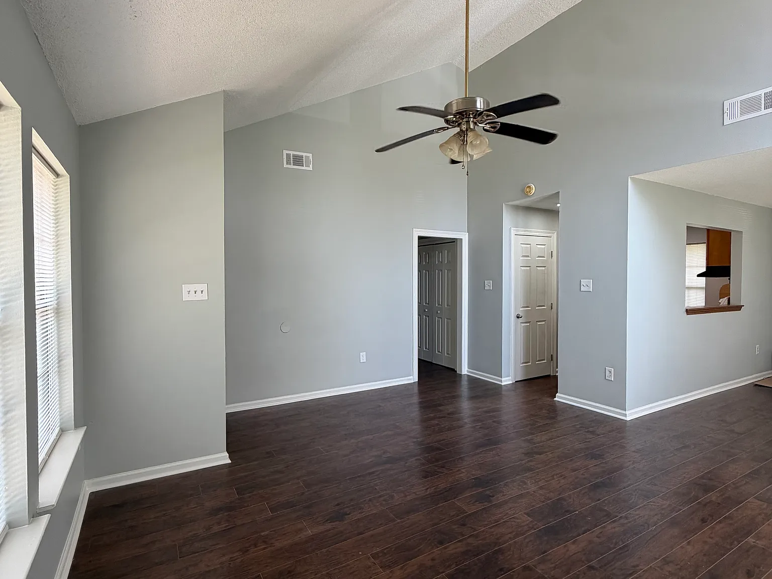 2 bed, 1280 sqft, $1,275 — Photo 2