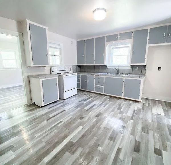 2761 W Farm Road 76 — Photo 2