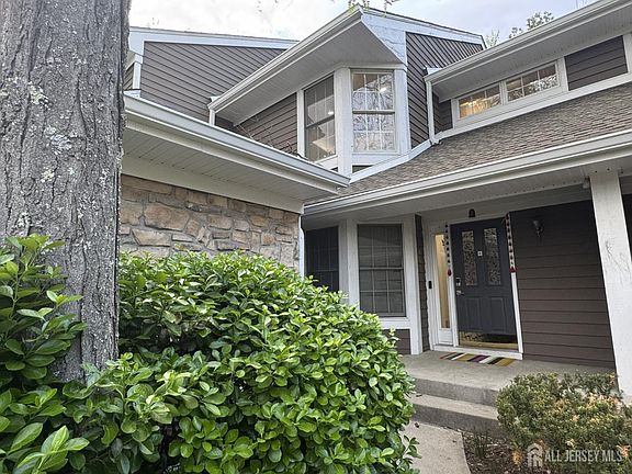 3rd image of 22 Briarwood Ct