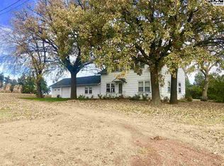 1337 Cherokee Rd, Inman, KS 67546