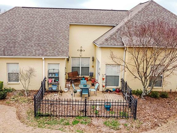 3rd image of 263 Lighthouse Ln