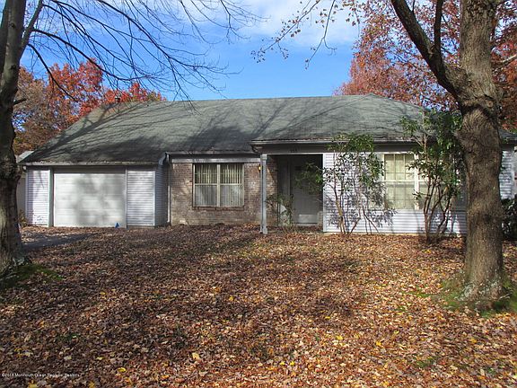 2nd image of 533 Petunia Lane N