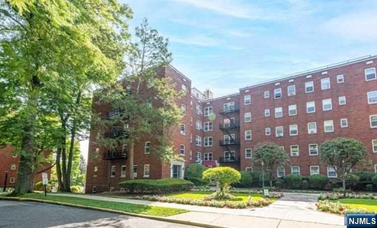 1st image of 2330 Linwood Ave APT 5B