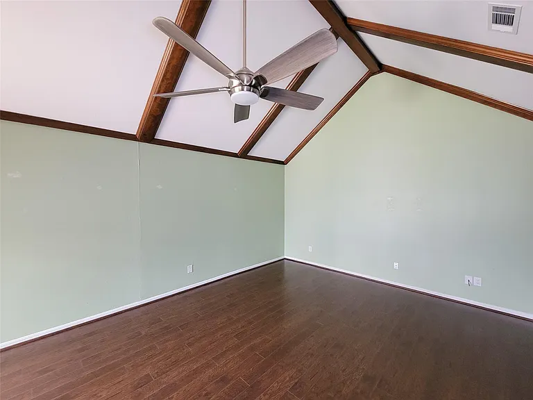 2815 Cambridge Ln — Photo 7