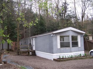 548 Southerton Ln, Greentown, PA 18426