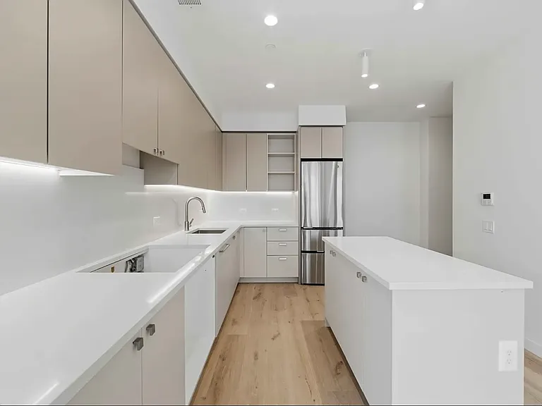 636 W 158th St #10H — Photo 8