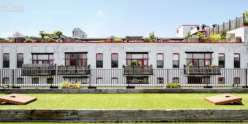 Rented by Compass | media 25