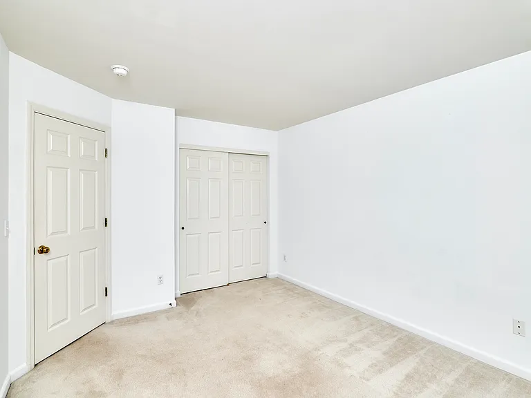 7073 Black Horse Dr — Photo 18