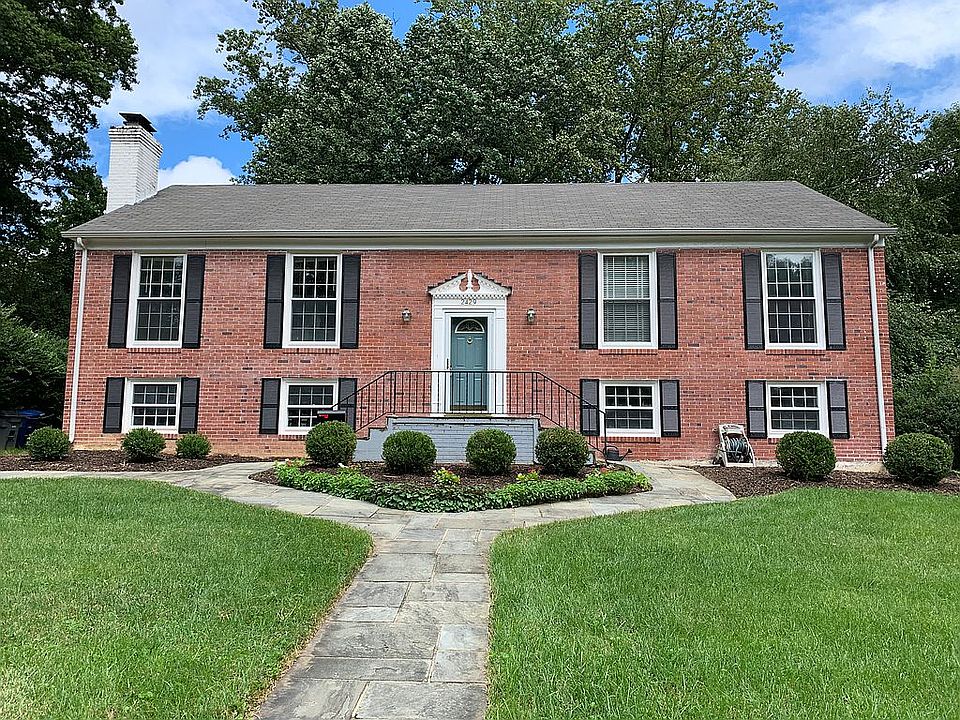 1st image of 2429 Claremont Dr