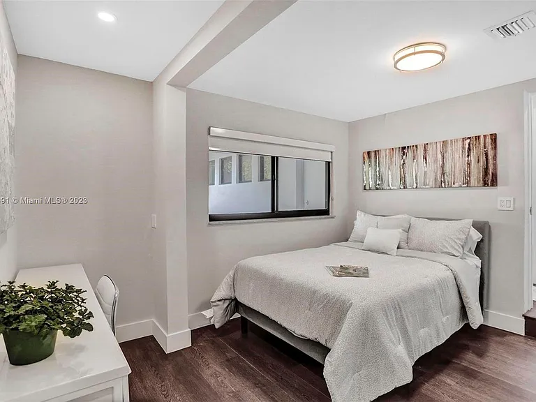 9101 N Bayshore Dr — Photo 28