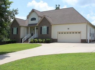 101 Sweet Briar Ln, Burns, TN 37029