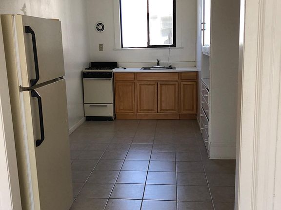 5th image of 3030 Polk St APT 9