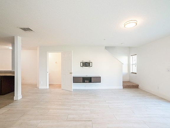 3rd image of 291 Glowing Peace Ln