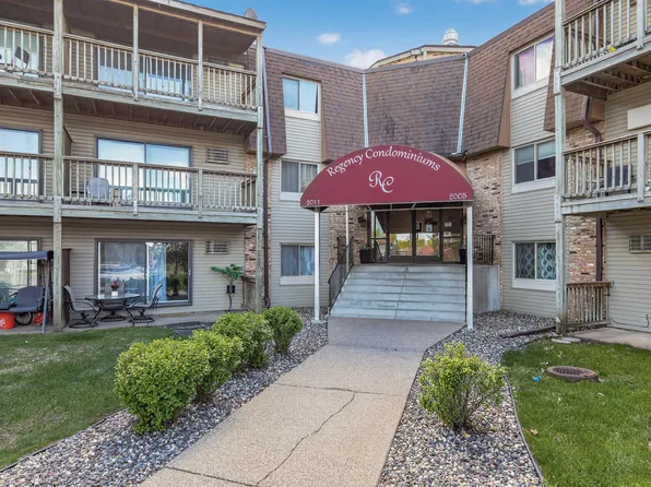 2011 E 122nd St APT D1, Burnsville, MN 55337