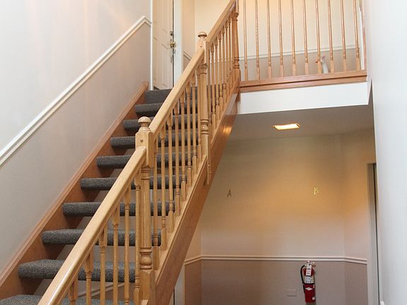 2nd image of 2873 Meadow Ln
